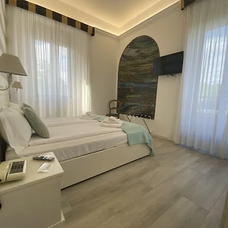 La Fontana فندق ستريزا