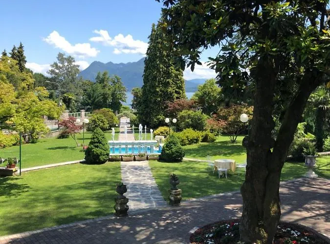 拉丰塔纳酒店 3*