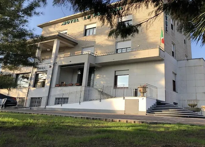 La Fontana Готель