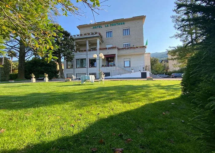 拉丰塔纳酒店 3*